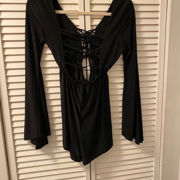 🔥Bohoo stylish romper.🔥🔥🔥🔥 - Picture 3 of 8